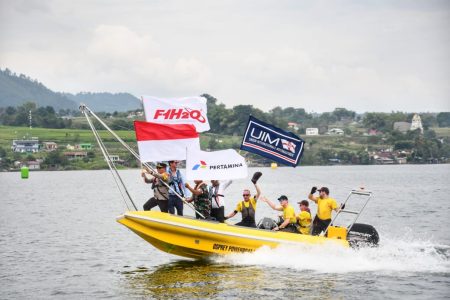 Hari ke dua lomba power boat F1H20Polda Sumut kibarkan bendera merah putih